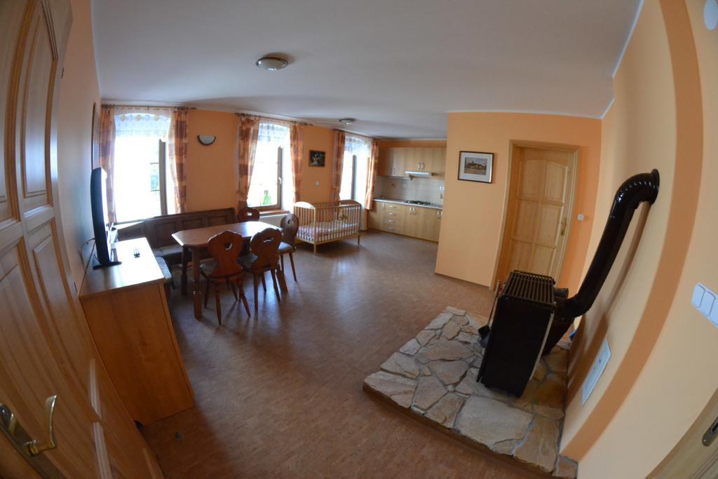 Apartmany U Jezera Na Namesti Frymburk Ngoại thất bức ảnh
