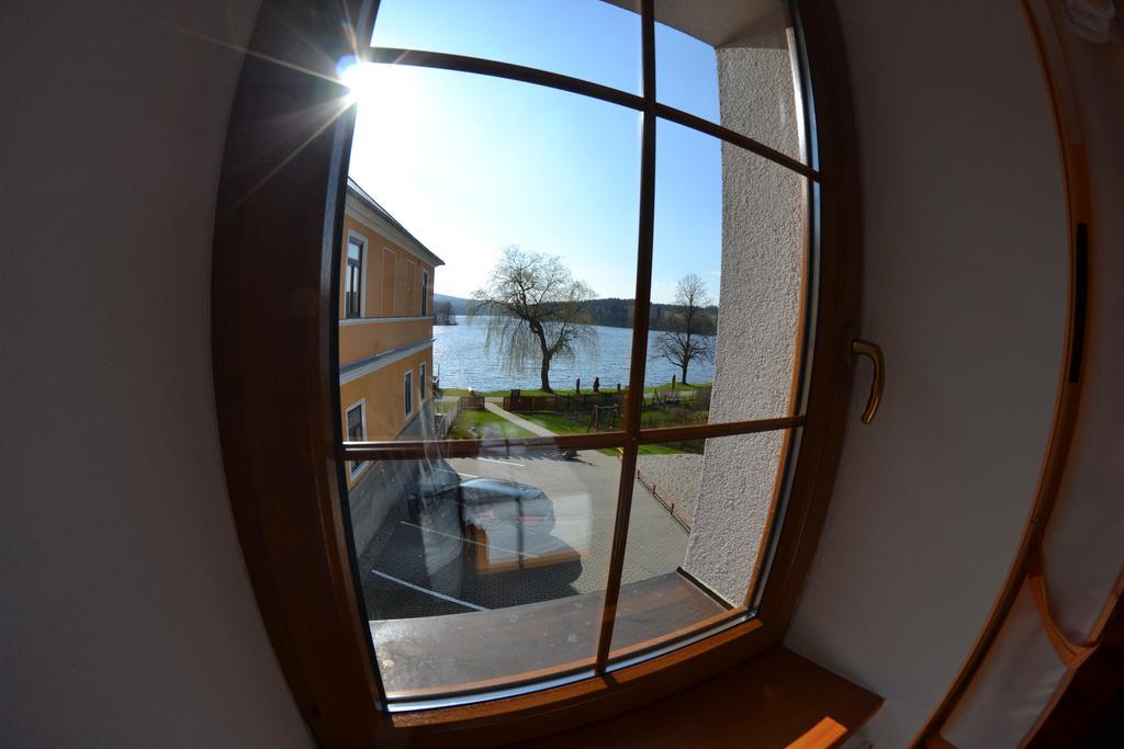Apartmany U Jezera Na Namesti Frymburk Ngoại thất bức ảnh