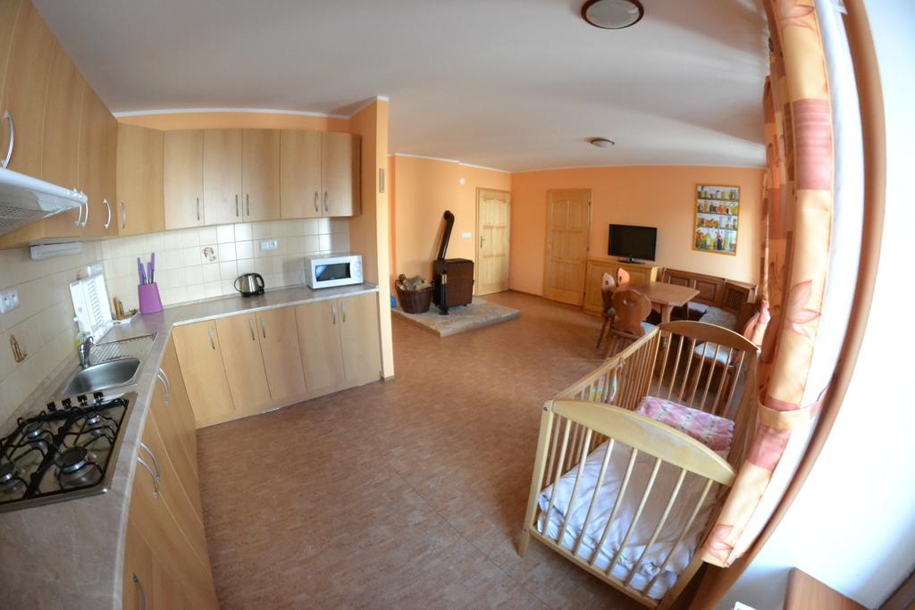 Apartmany U Jezera Na Namesti Frymburk Ngoại thất bức ảnh