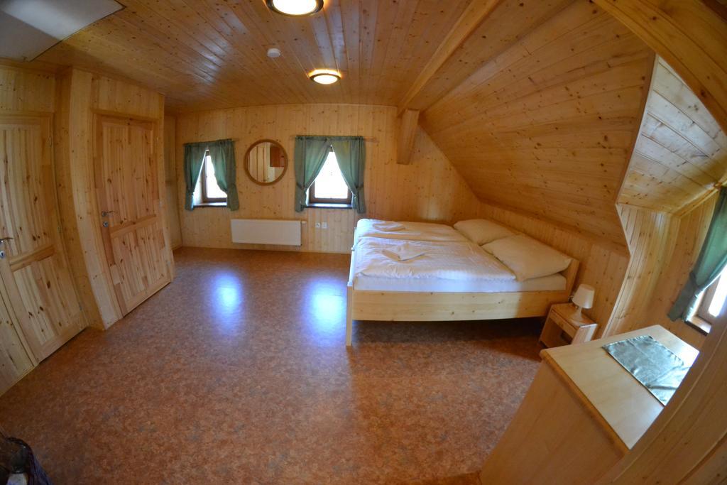 Apartmany U Jezera Na Namesti Frymburk Ngoại thất bức ảnh