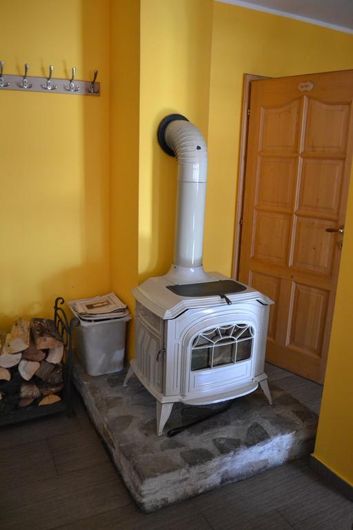 Apartmany U Jezera Na Namesti Frymburk Ngoại thất bức ảnh